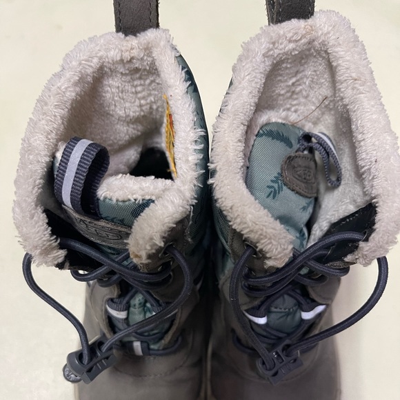 Keen Kelsa Little Kids Waterproof Boots size 9 GUC Magnet/Chinois Green - Picture 3 of 8